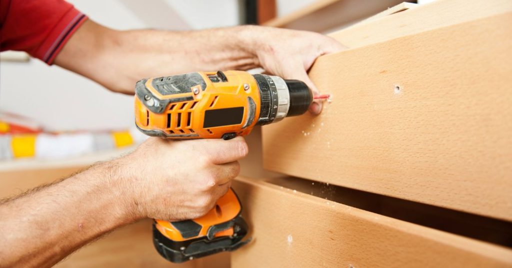 Como Escolher os Móveis Planejados Ideais em Fortaleza: 5 Passos Práticos capa montador de moveis em Fortaleza